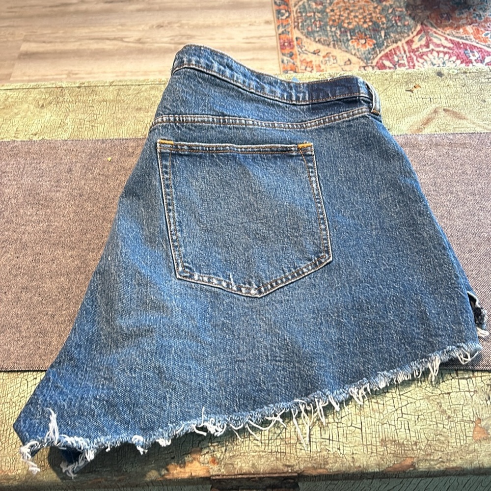 Abercrombie & Fitch Curve Love High Rise Mom Short size 36/22 NWT Cut-Off - Picture 5 of 6